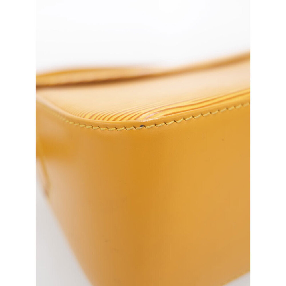 Louis Vuitton Epi Bussi Shoulder Bag - Picture 5 of 8